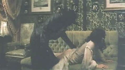 Naked Femi Benussi in El kárate el Colt y el impostor