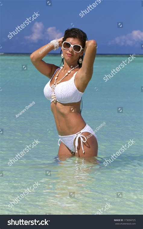 Beautiful Sexy Girl Bikini On Beach Stock Photo 173094725 Shutterstock