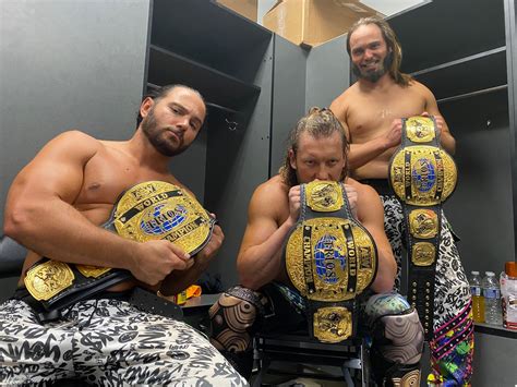 AEW: Dave Meltzer parla della sospensione di Omega, Punk e degli Young