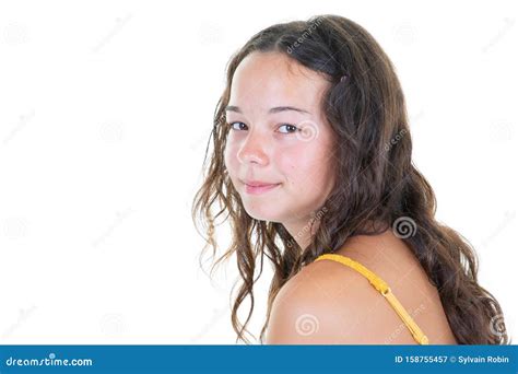 Portrait Von Jungen M Dchen Brunette Teenager Lockigen Haaren Lang Auf Wei Em Hintergrund