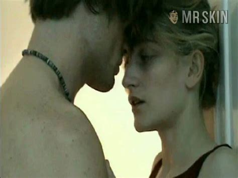 Síndrome Nude Scenes Naked Pics and Videos at Mr Skin