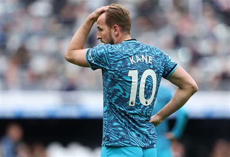 Report provides Harry Kane transfer update - Man United are wary of ...