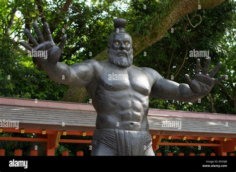 statue  ancient sumo wrestler  res stock photography  images alamy