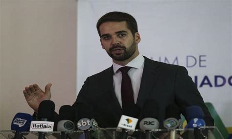 Após se assumir gay Eduardo Leite recebe apoio nas redes sociais Politica Estado de Minas