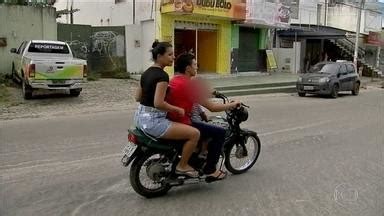 Bom Dia Brasil Motociclistas S O Flagrados Sem Capacete E Sem