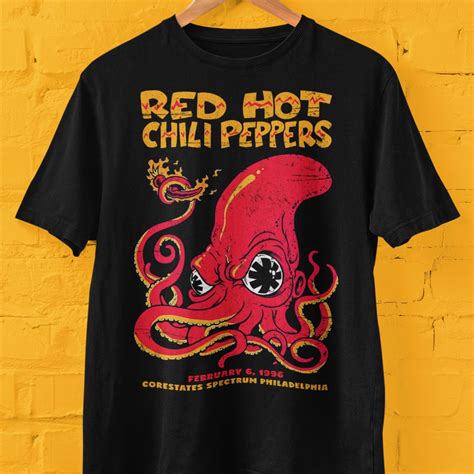 Vintage Red Hot Chili Peppers Rock Music Tour 1996 Black T Shirt Gift FansのeBay公認海外通販セカイモン