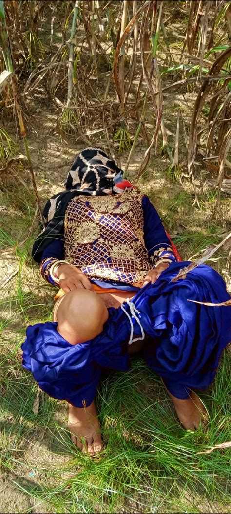 Apni Aurat Ki Chut Maarte Hue Mujhe Bahut Maja Aane Laga Mai 12 Nude