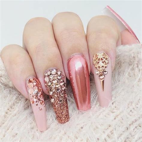 Best 27+ gold and pink nails you must try this year