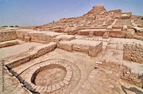 pakistans mohenjo daro damaged  heavy rain world cultural heritage