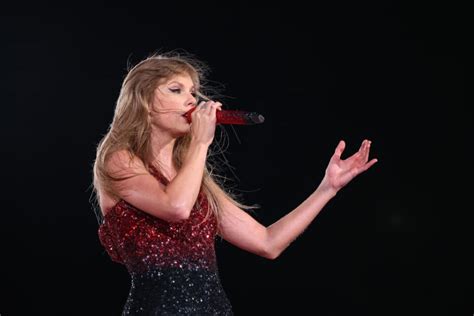 Singer Claims Taylor Swift Performs Satanic Rituals At Concerts