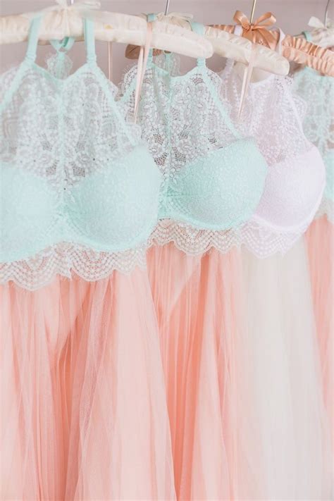10 ideias divertidas de brincadeiras para chá de lingerie