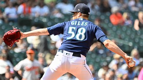 World Series Winning Reliever Works Out For Padres Yardbarker