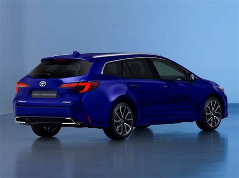 Auto Nuove Toyota Corolla Touring Sports Benzina Ts Hybrid Active