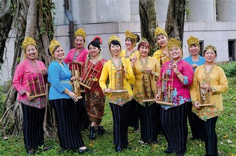 Gema Angklung Traditional Indonesian Music In Taiwan