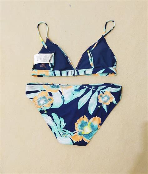 S Roxy Pt Beach Classic Two Piece Bikini Swimsuit Swimwear Women S Fashion Swimwear