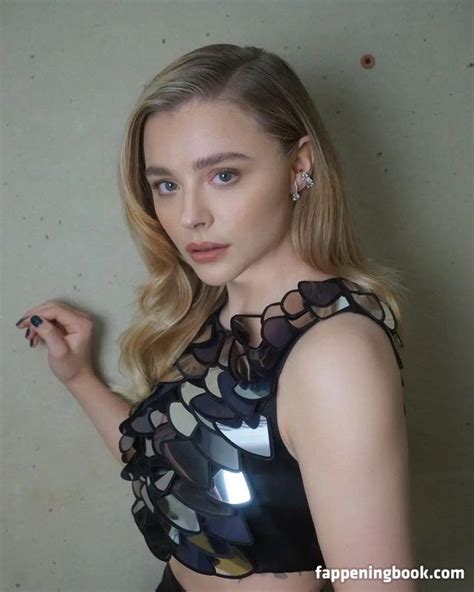 Chloë Grace Moretz chloegmoretz Nude The Fappening Photo 2235532 FappeningBook