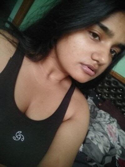 Beautiful Hot Girl Desi Indianporn Pressing Her Big Tits Mms Panu