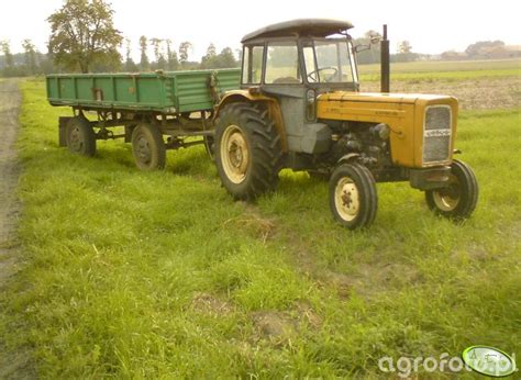 Zdjęcie traktor Ursus C 360 i przyczepa D 35 103212 Galeria rolnicza