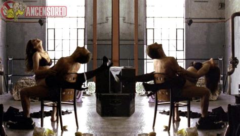 Naked Ornella Muti in Widows Erst Ehe dann das Vergnügen