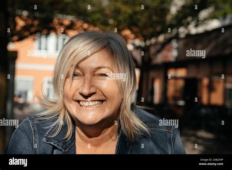 Mature Woman Beauty Blonde Hair Hi Res Stock Photography And Images Alamy