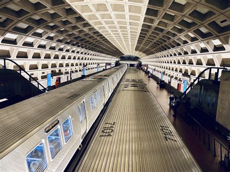 Breakfast Links Metro Leans Away From Full Fare Revamp Toward