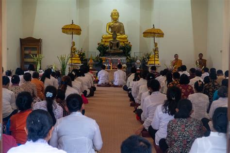 buddhazine magha puja vihara dharma surya mencapai kebahagiaan hidup