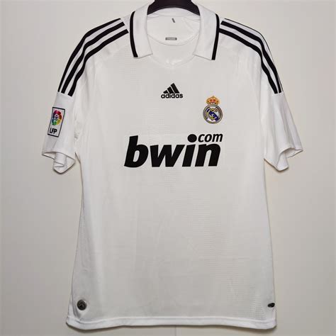 Real Madrid Home football shirt 2008 - 2009. Sponsored by Bwin