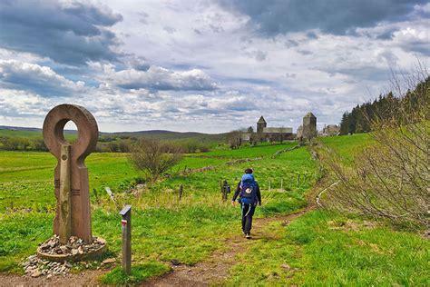 Sur le chemin de Compostelle du Puy en Velay à Conques