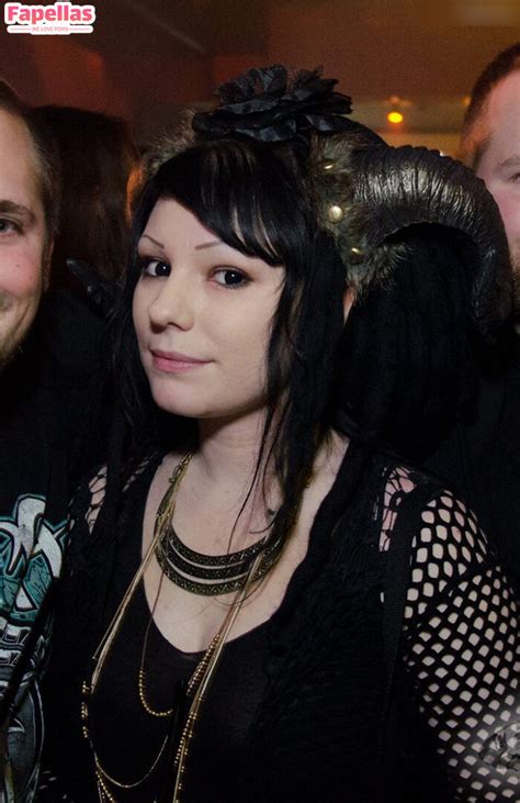 Divi Aka Anni Divine Nude Leaks Fapellas