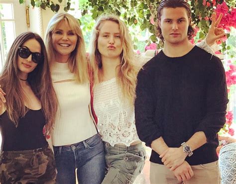 Family Biography of supermodel Christie Brinkley