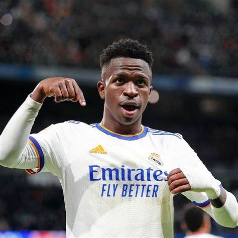 Vinicius Net Worth Stuns the World: How He Became a Financial Giant - Veja Store Site