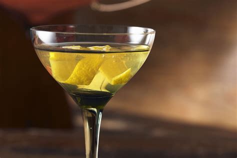 12 Irish Whiskey Cocktail Recipes