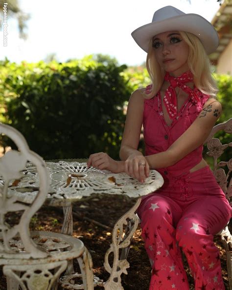 Iluvmeww Iluvmey Nude OnlyFans Leaks Fappening FappeningBook