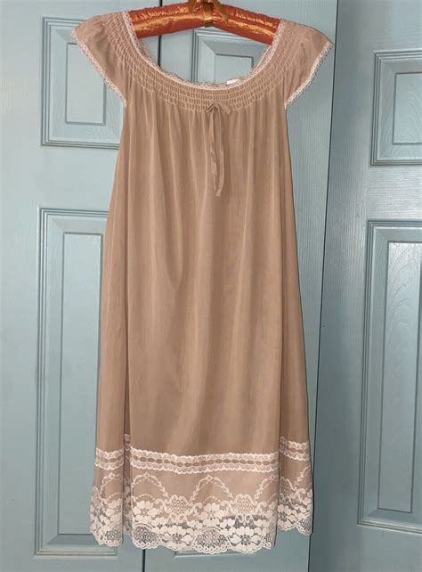Vintage Nylon Tan Nude Nightgown Nightie Lace S M Rep Gem