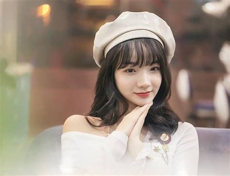 Hot TikToker Phan Thủy Tiên bị điều tra liên quan đến chai nước