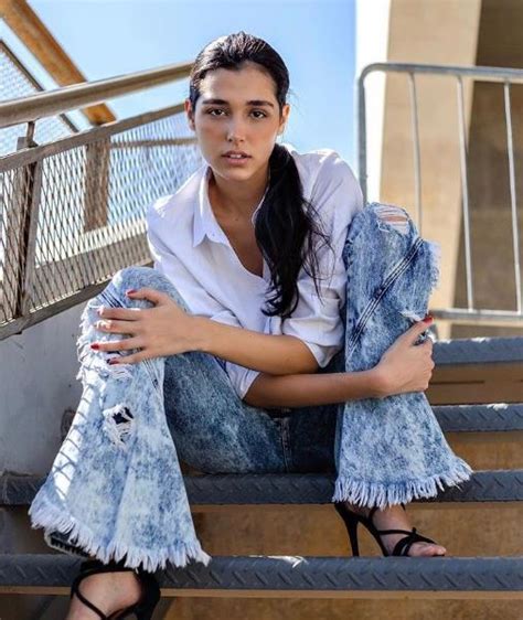 4 Hot Sexy Maria Fabiana Bikini Pics