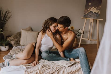 Bemiro Photography | Studio Apartment Intimate Couple Session