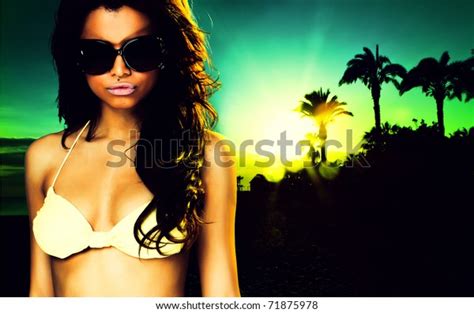 1 Thousand Sexy Curvy Brunette Woman On Beach Royalty Free Images Stock Photos Pictures