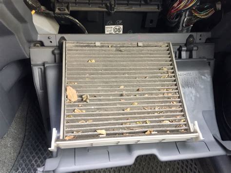 Подробная инструкция по замене салонного фильтра Тойота Рав 4