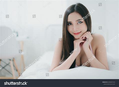 Sexy Beautiful Woman Wearing Pink Lingerie Stock Photo Shutterstock