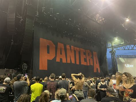 Huge lineup for star lake amphitheater announced for next season 9