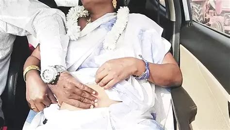 Car Sex Telugu Dirty Talks Silk Aunty With Hyd Driver Crezy Romantic Journey Xhamster