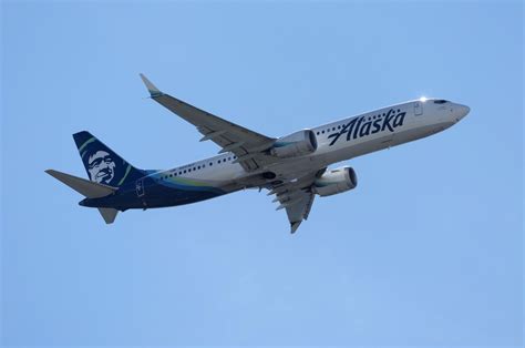 Alaska Airlines Orders 52 More 737 Max Aircraft The Points Guy