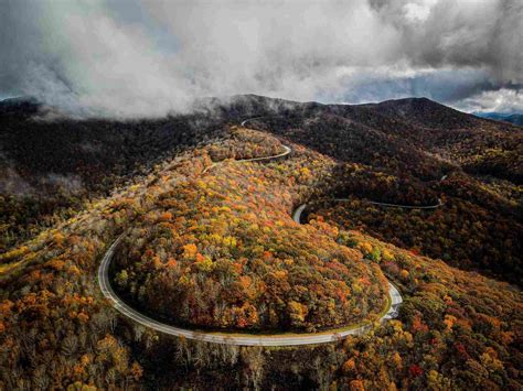 Hidden Mountain Passes Of Tennessee's Cherohala Skyway | TouristSecrets