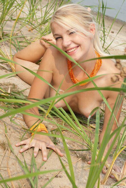 Sexy Teen Anatasiya Shows Off Body In Her Bikini Femjoy Porn Pic