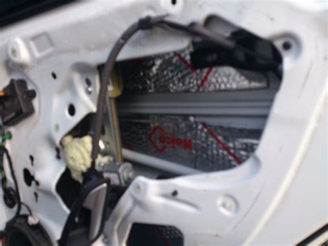 Проклейка дверей — Ford Focus Hatchback III, 1,6 л, 2012 года ...