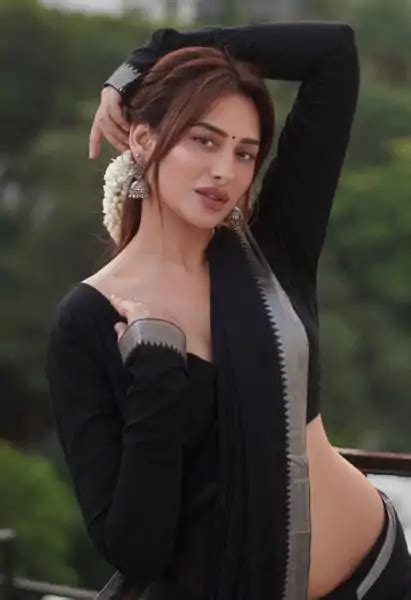 Mahira Sharma Super Hot Pics And Photos