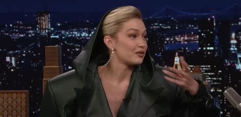Hope Gigi and Hugh arent dating: Gigi Hadid Posing With Hugh Jackman