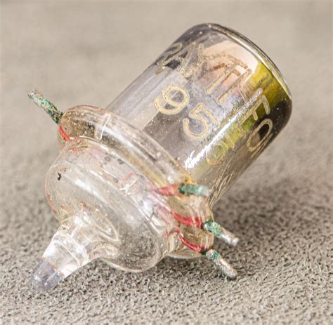 VinylSavor: Tube of the Month : The 955