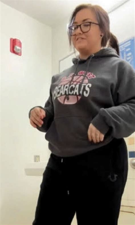 Glamorous Juvie Security Guard Made Sex Tapes With Inmate In Correctional Facility